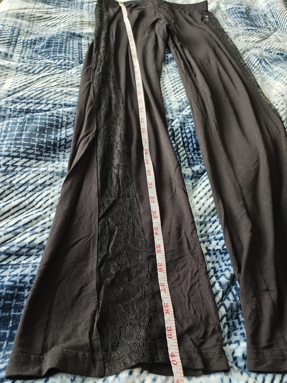 Black Lace Short-Sleeve Pajama Set with Lounge Pants - Picture 12 of 12